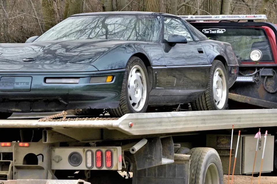 Flatbed Towing Company Service Nearby