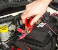 Car mechanic changing the battery 270x172 200x172